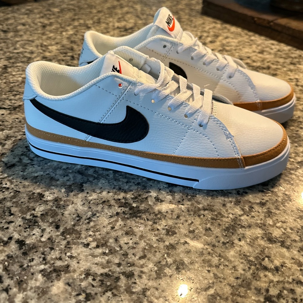 Nike Court Legacy
